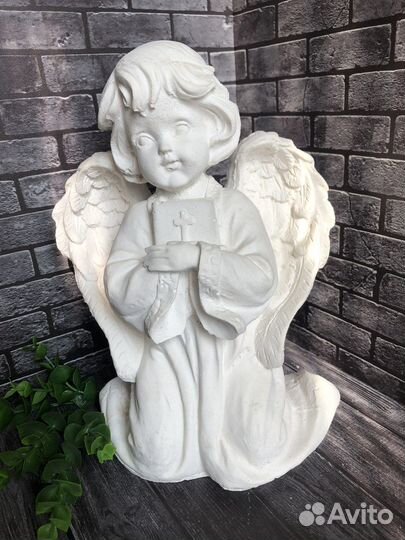 Ангел из мрамора