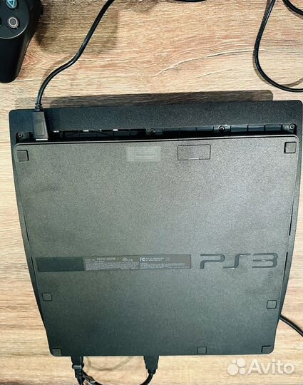 PS3 Slim 320GB как новая+ футбол