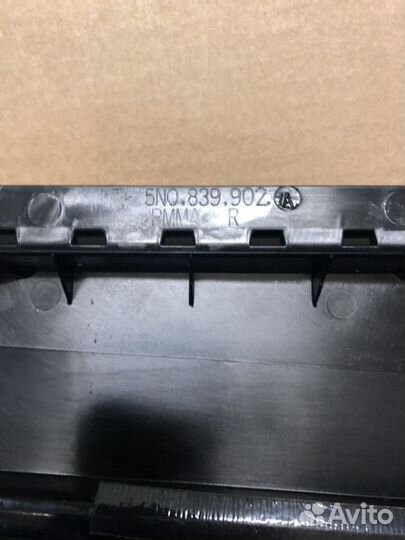 Накладка стойки двери VW Tiguan 5N