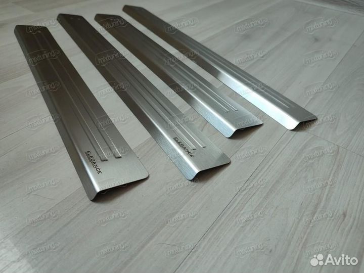 Накладки на пороги Dodge Journey 2008-2014