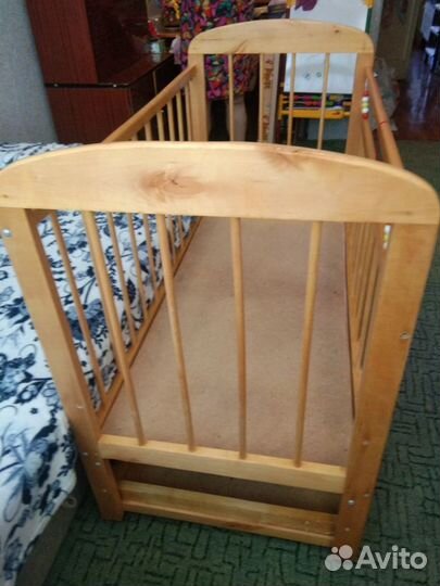 Детская кроватка