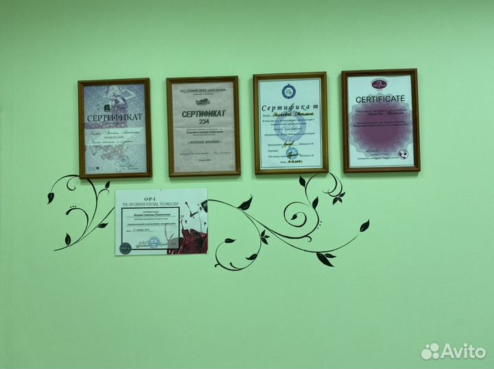 Художник, роспись стен