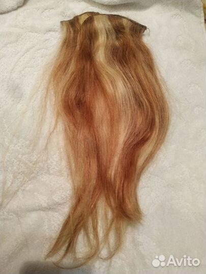 Волосы на заколках блонд