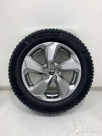 Toyota Rav 4, Michelin X-Ice North 4 225/60 R18