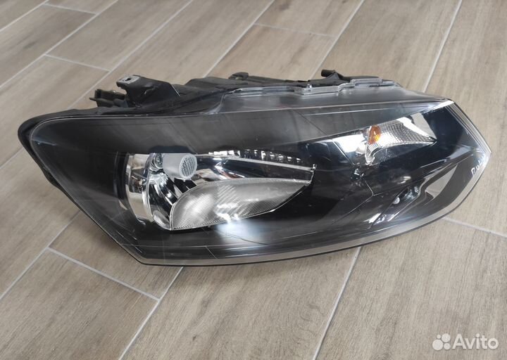Фара правая Volkswagen Polo 2013 хэтчбэк
