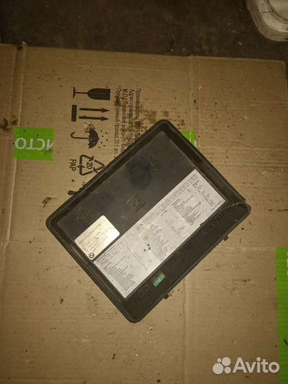 Крышка блока предохранителей BMW 5 E34