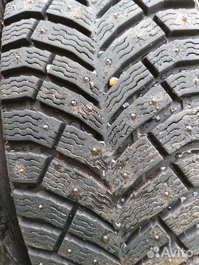 Michelin X-Ice North 4 SUV 215/70 R16 100T
