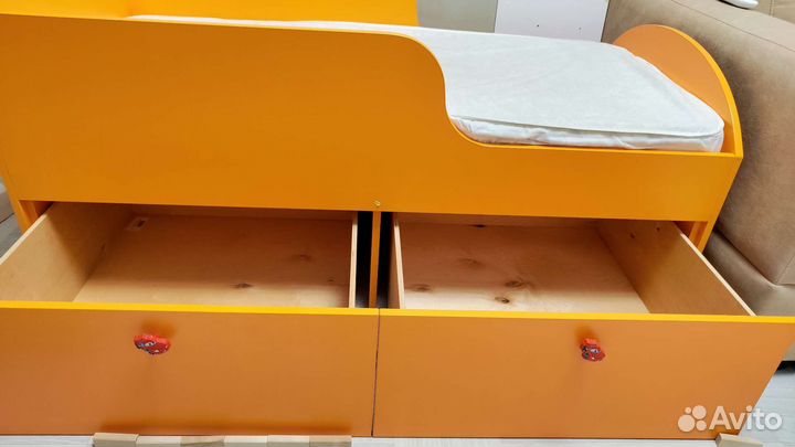 Кровать детская с матрасом 70*140