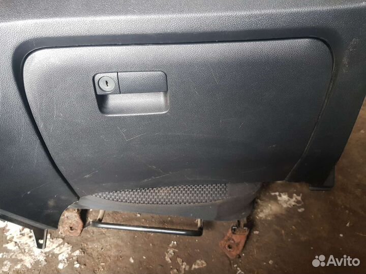 Бардачок Кия спортаж 2009г