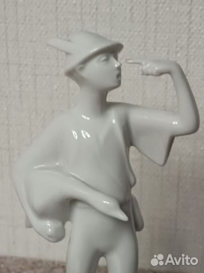 Статуэтка Мальчик с гусем. Европа