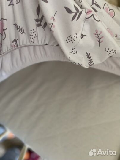 Детская кроватка с маятником и ящиком