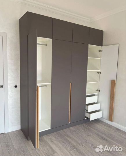 Шкаф с интегрированными ручками