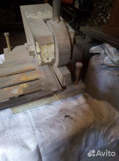 Гильотинные ножницы для резки металла