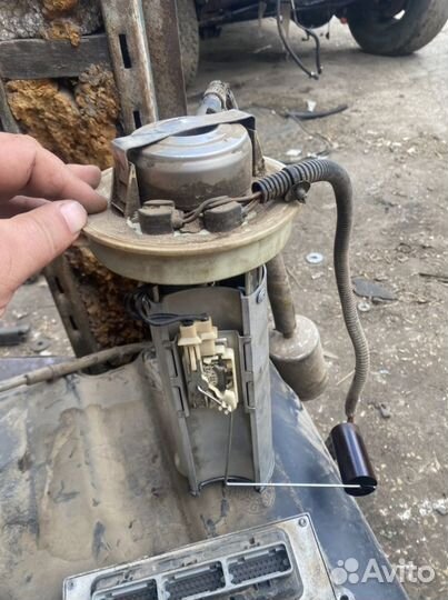 Колба бензонасоса всборе 5.9/5.2/4.0 jeep