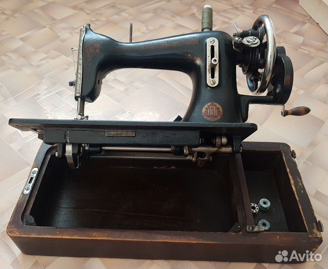 Швейная машина (ручная)