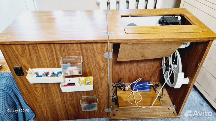 Швейная машина с электроприводом с педалью