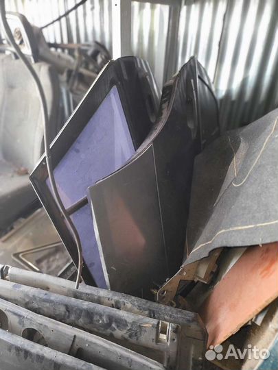 Задняя дверь на мерседес 124 седан.универсал