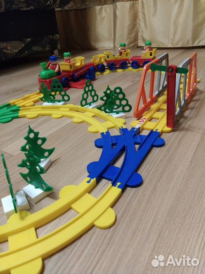 Игрушка железная дорога