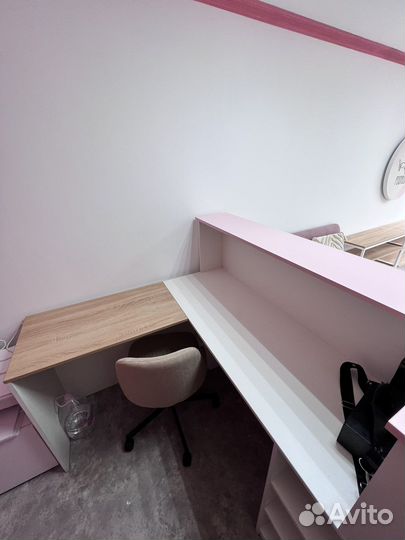 Стойка ресепшн