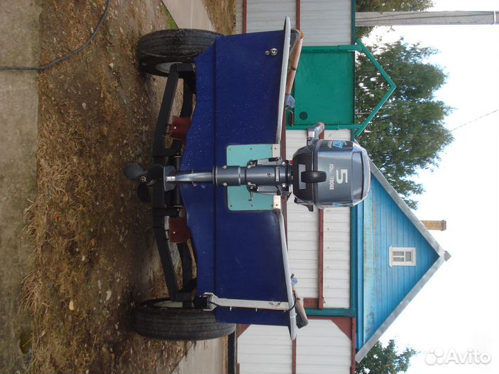 Лодка с мотором