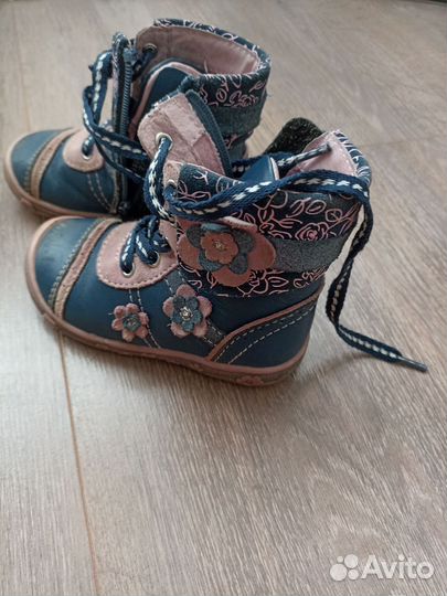 Ботинки для девочки 22