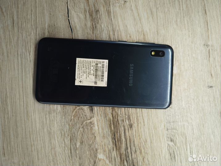 Samsung Galaxy A10, 2/32 ГБ