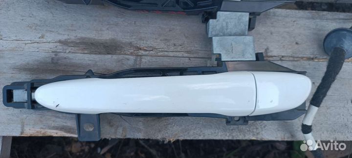 Ручка двери передней Мазда 3 бл BL