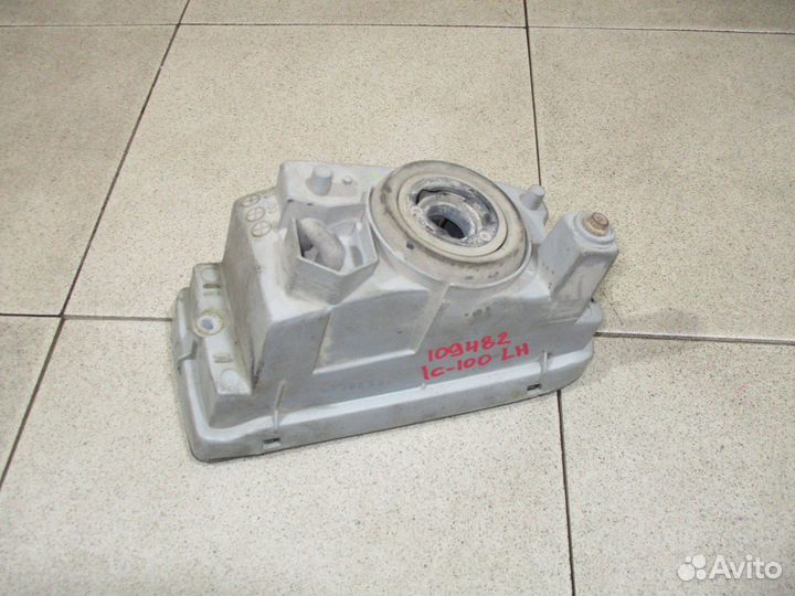 Фара противотуманная левая Toyota LC 100