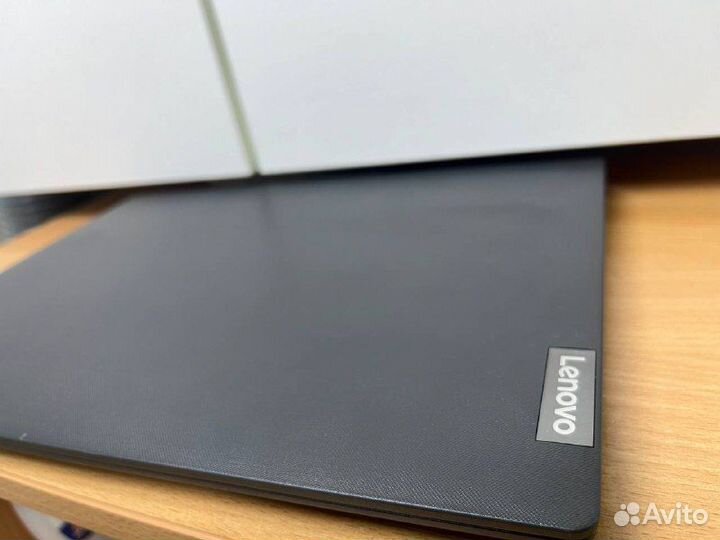Ноутбук Lenovo v14-ada 82c6