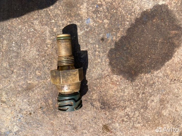 Датчик давления топлива Renault ямз 650