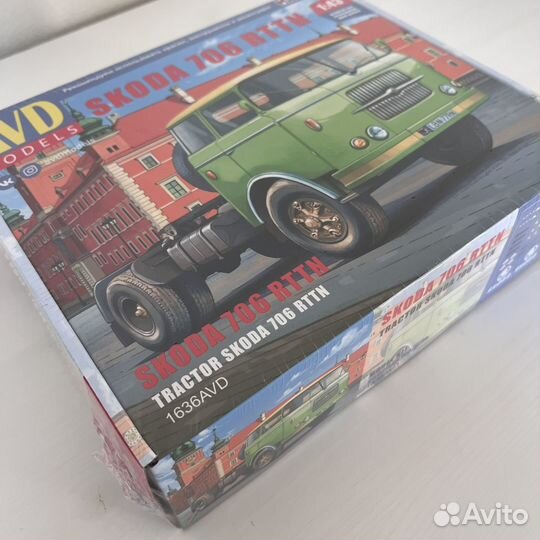 Сборная модель Skoda 706 rttn 1:43 AVD кит