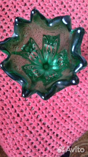 Изьящная вазочка из чешского стекла