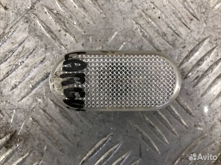 Повторитель поворота в крыло Лада Ларгус