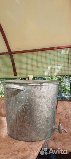 Бак оцинкованный 32 литра с крышкой и краном