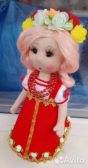 Кукла ручной работы с одеждой