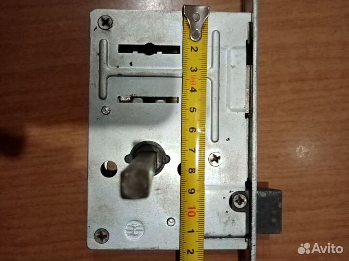 Замок врезной с ручкой