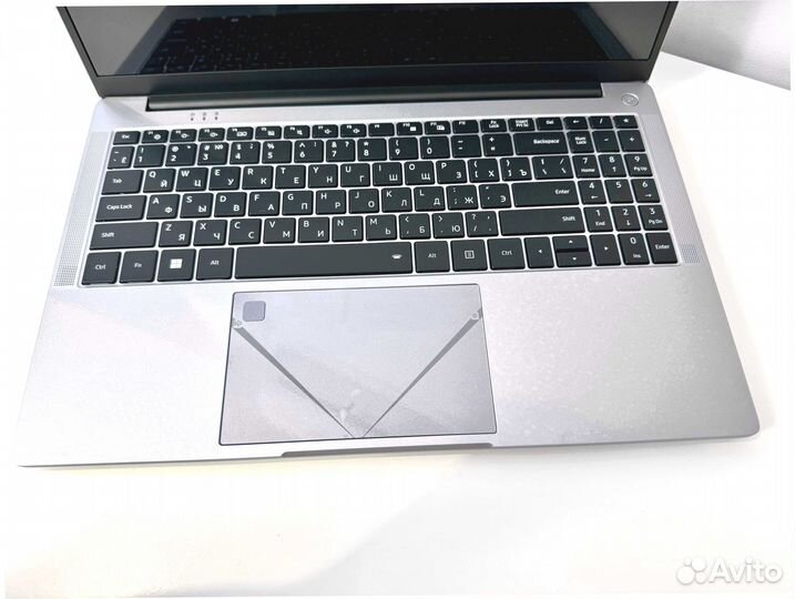 Новый игровой ноутбук с SSD 512GB и 16GB DDR