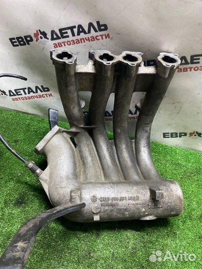 Коллектор впускной Volkswagen Passat B5 седан AHL