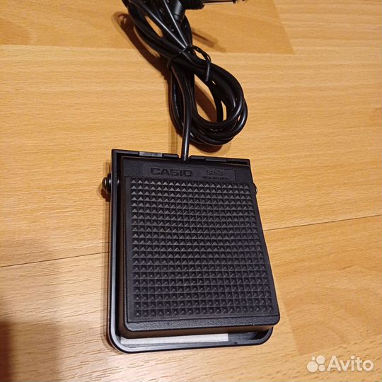 Фирменная педаль сустейна casio