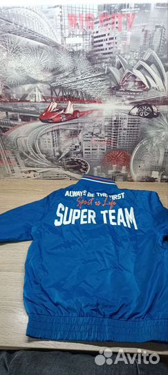 Куртка-ветровка