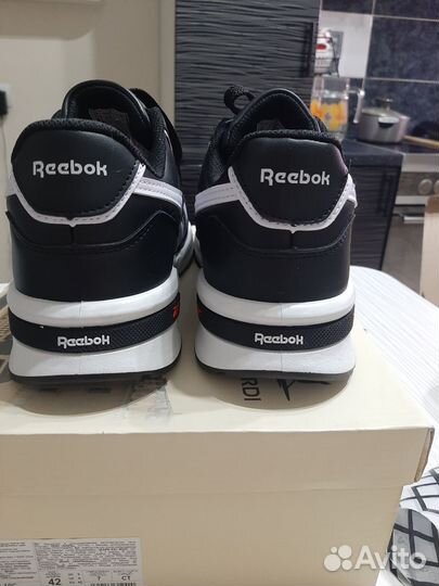 Кроссовки муж.Reebok,43рр,новые,осень-зимв