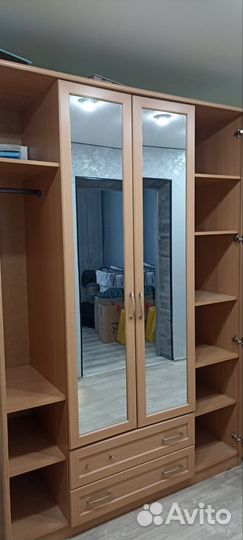 Шкаф 4х створчатый с зеркалом
