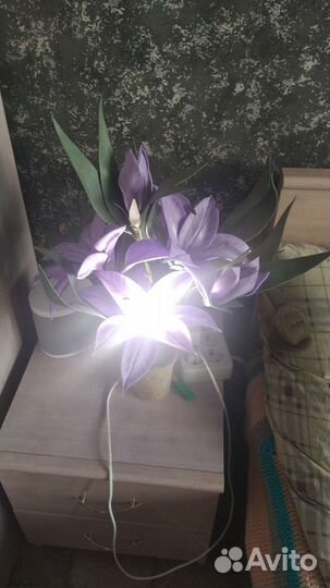 Лилии-светильник