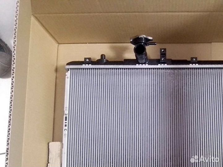 Радиатор охлаждения двигателя Сузуки сх4 SX4 06-15