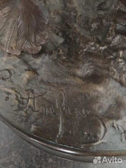 Антикварная бронзовая статуэтка