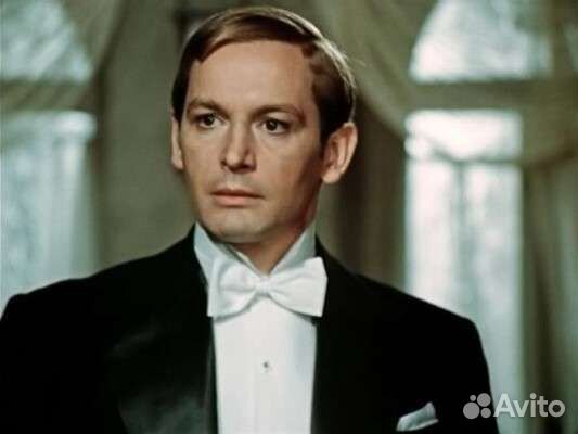 Постер с Василием Лановым как эталоном красоты