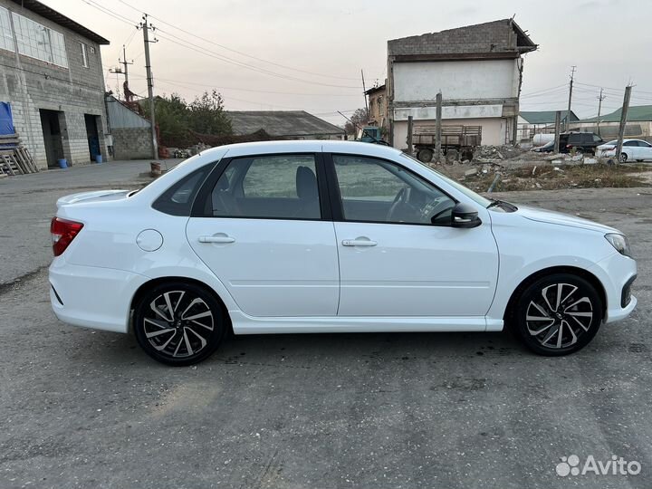 LADA Granta 1.6 МТ, 2023, 50 км