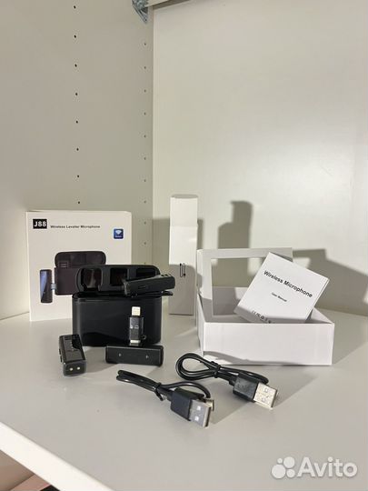 Два петличных микрофона