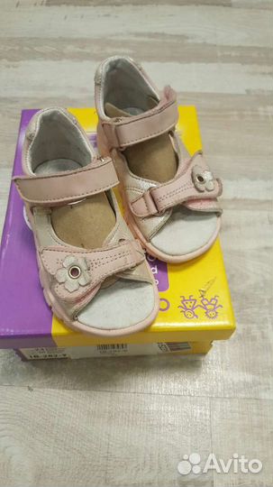 Сандалии для девочки
