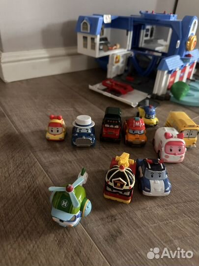 Штаб квартира поли робокар